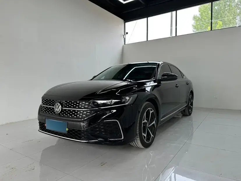 2024 Volkswagen Passat 2.0T 186HP L4 7DCT