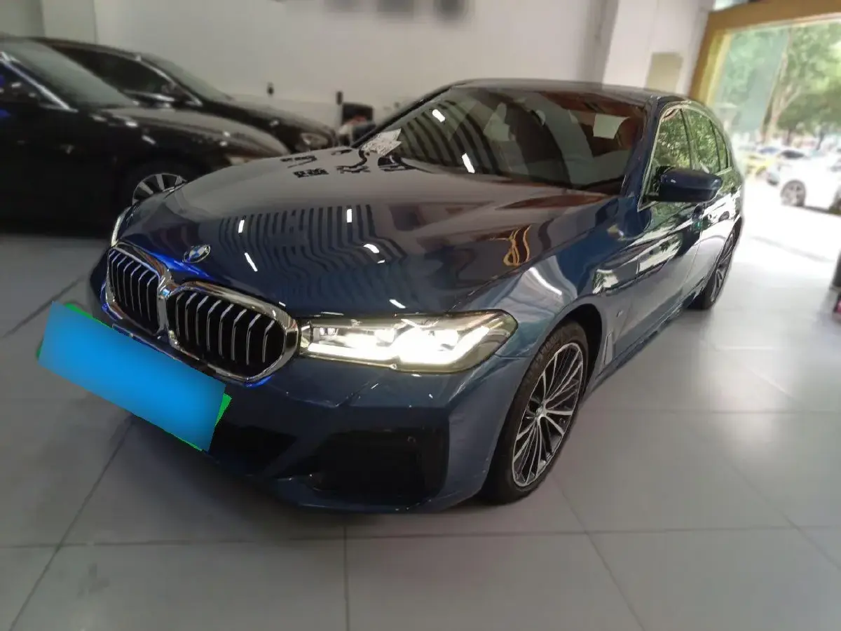 2022 BMW 5 Series 2.0T 252HP L4 8AT