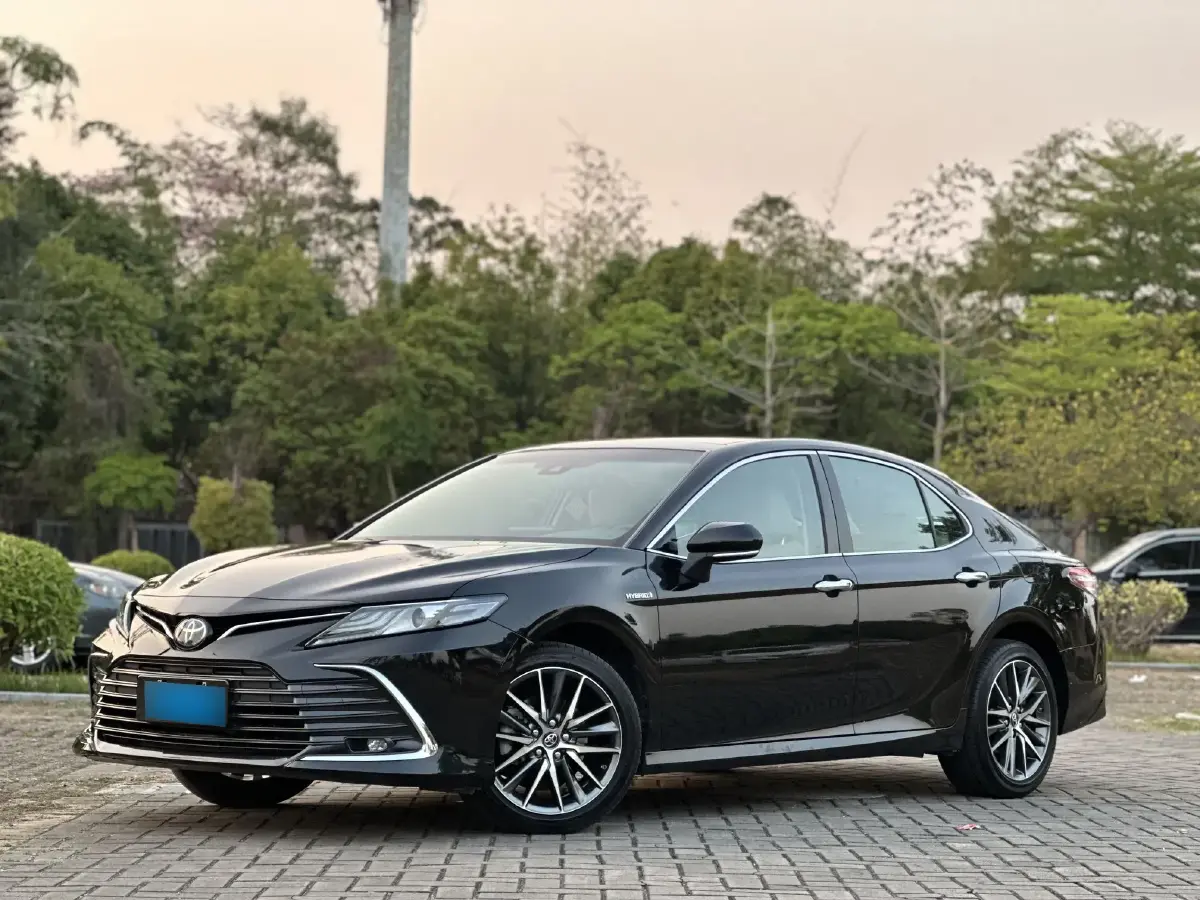 2021 Toyota Camry 2.5L 178HP L4 E-CVT Hybrid