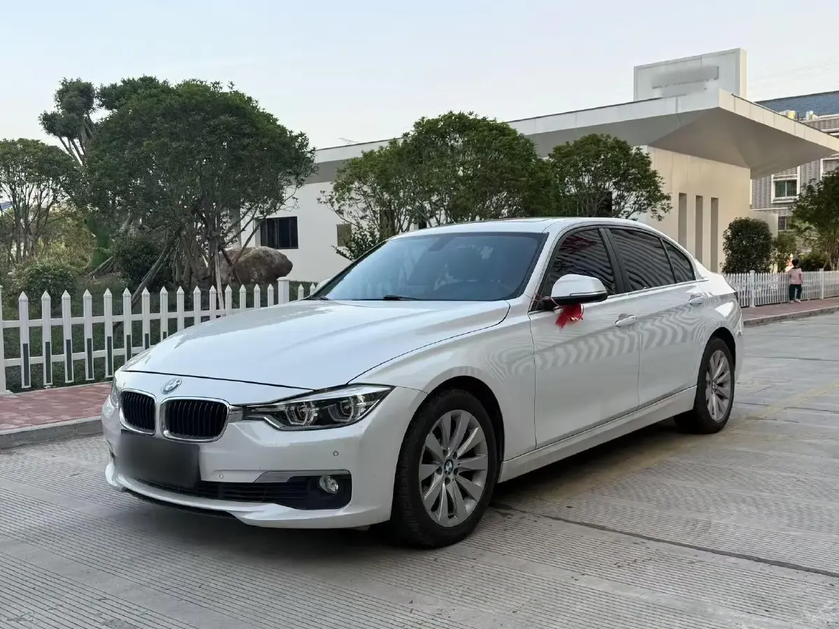 2017 BMW 3 Series 1.5T 136HP L3 8AT