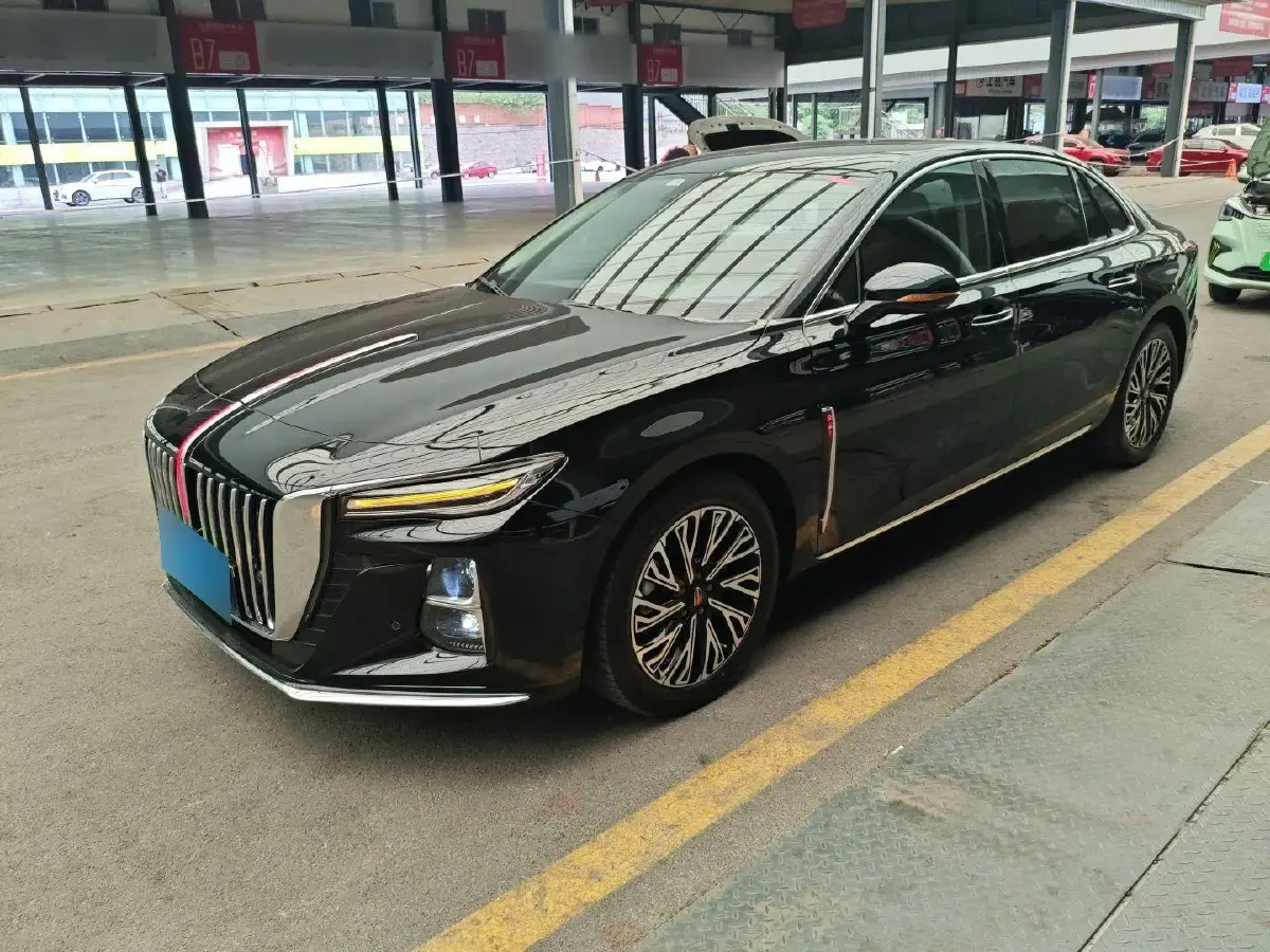 2024 HongQi H5 2.0T 224HP L4 8AT