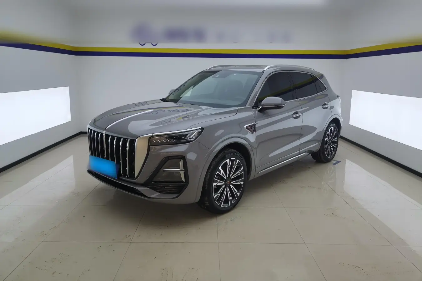 2023 HongQi HS5 2.0T 252HP L4 8AT