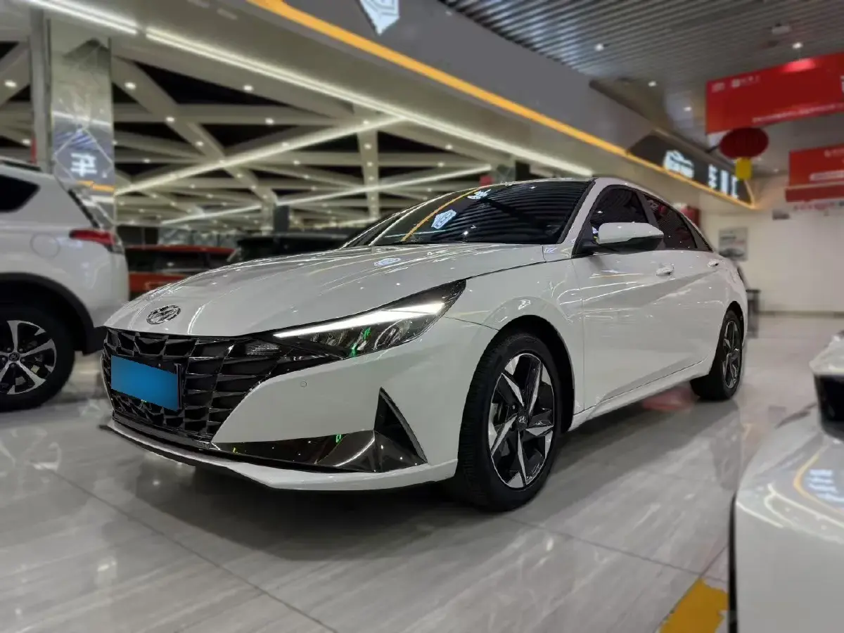 2022 Hyundai Elantra 1.5L 115HP L4 CVT