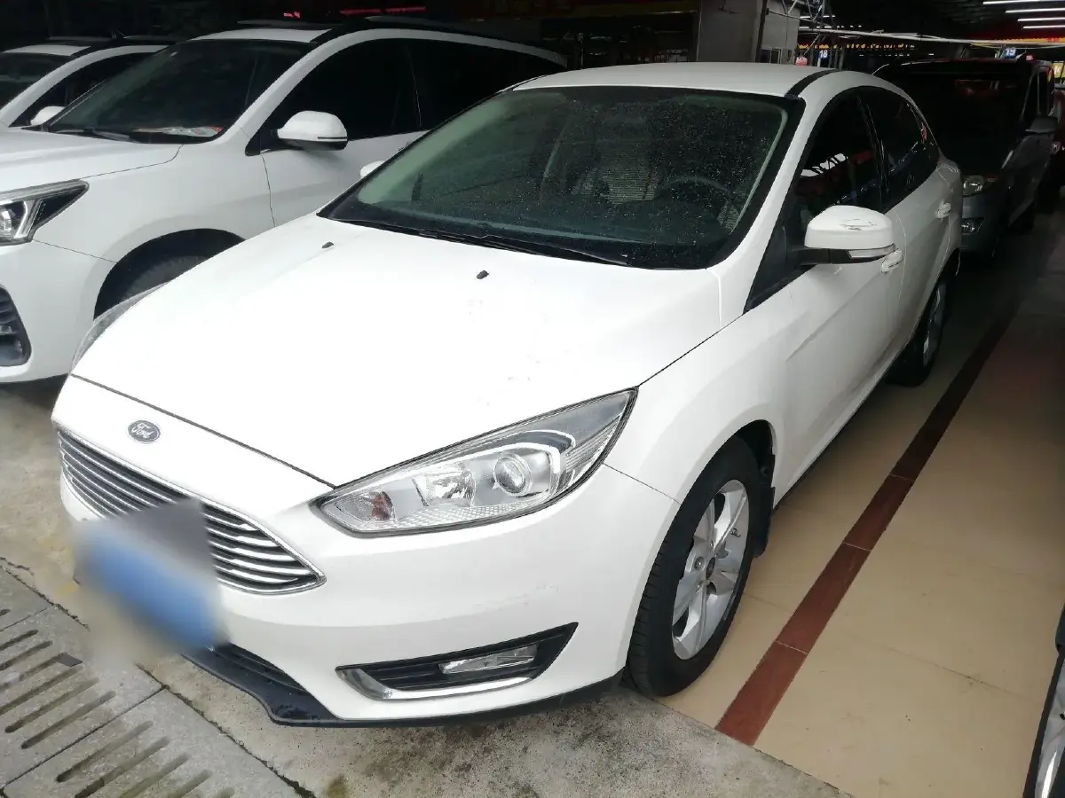 2017 Ford Focus 1.6L 125HP L4 5MT