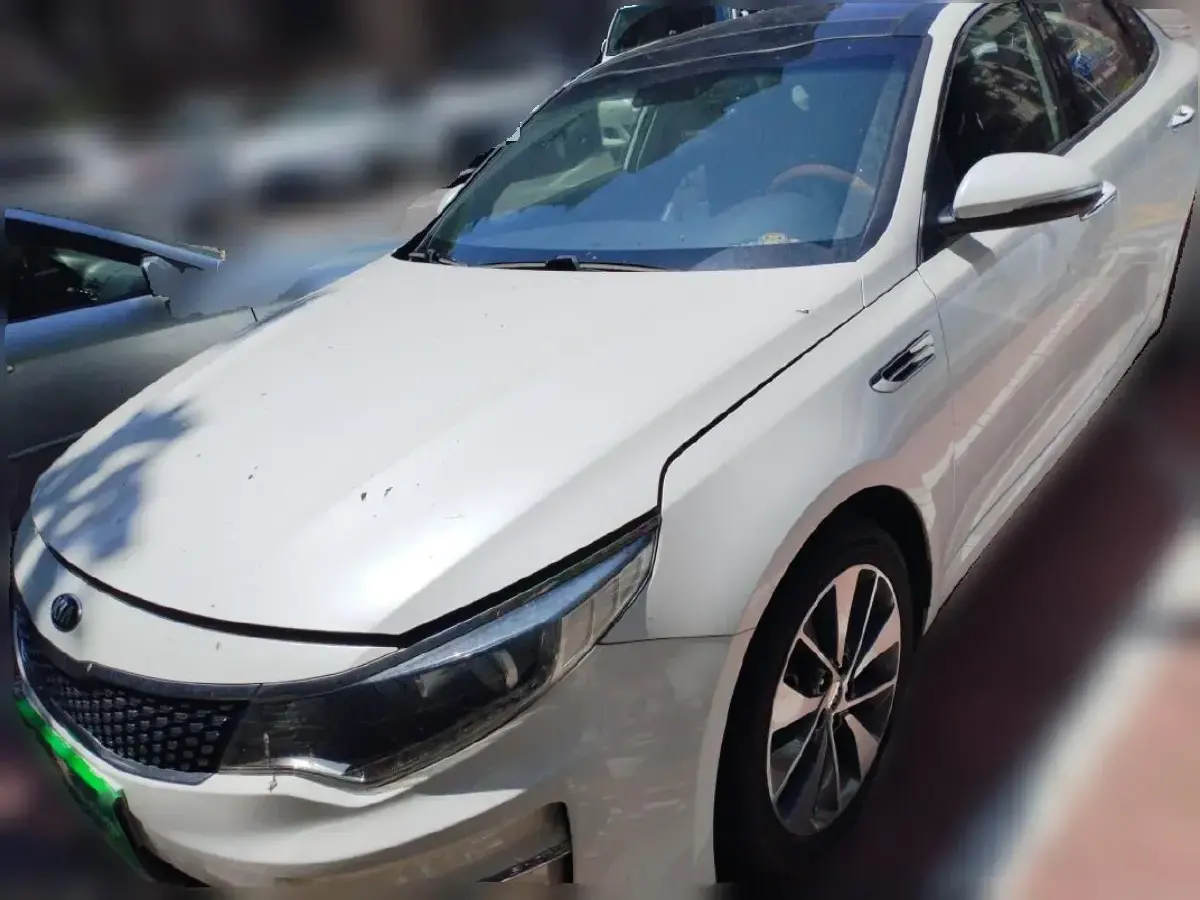 2016 Kia K5 2.0L 161HP L4 6AT