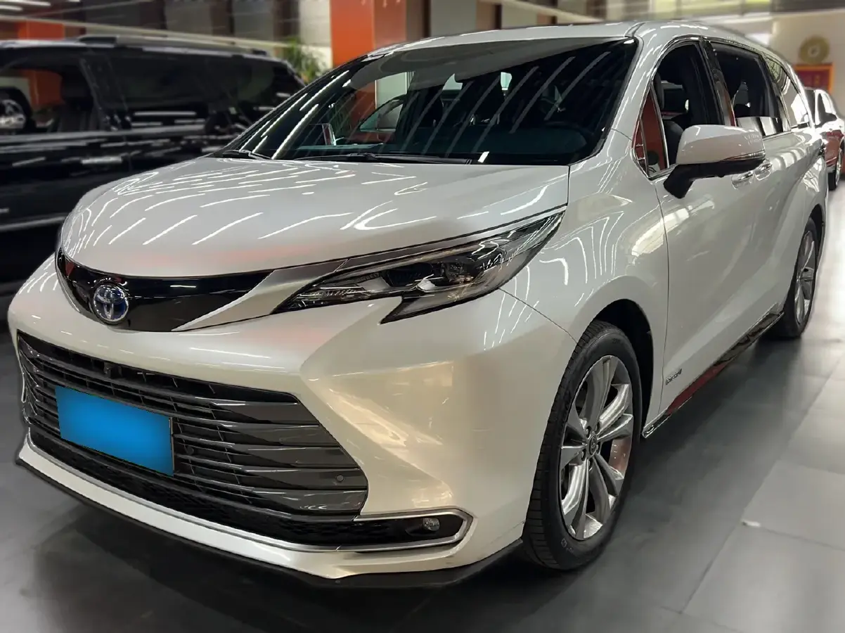 2021 Toyota Sienna 2.5L 192HP L4 E-CVT Hybrid