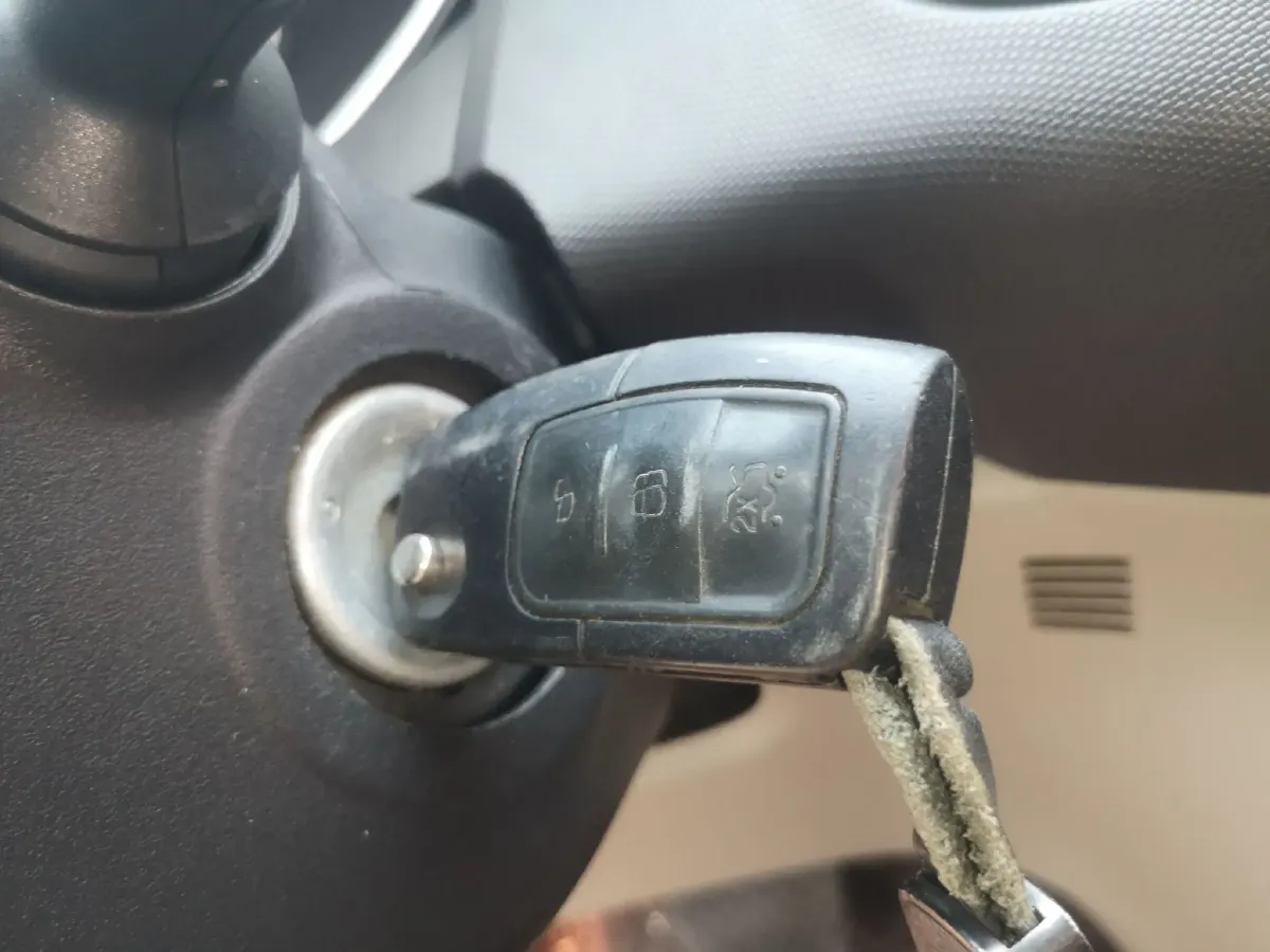 2013 Ford Fiesta 1.5L 110HP L4 6DCT,autocango,china used car exporter,china ev exporter,chinese used car exporter,chinese used ev exporter