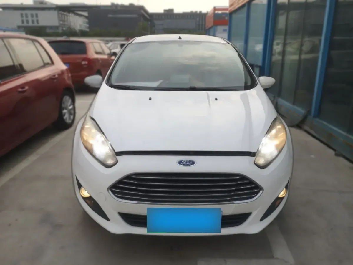 2013 Ford Fiesta 1.5L 110HP L4 6DCT,autocango,china used car exporter,china ev exporter,chinese used car exporter,chinese used ev exporter