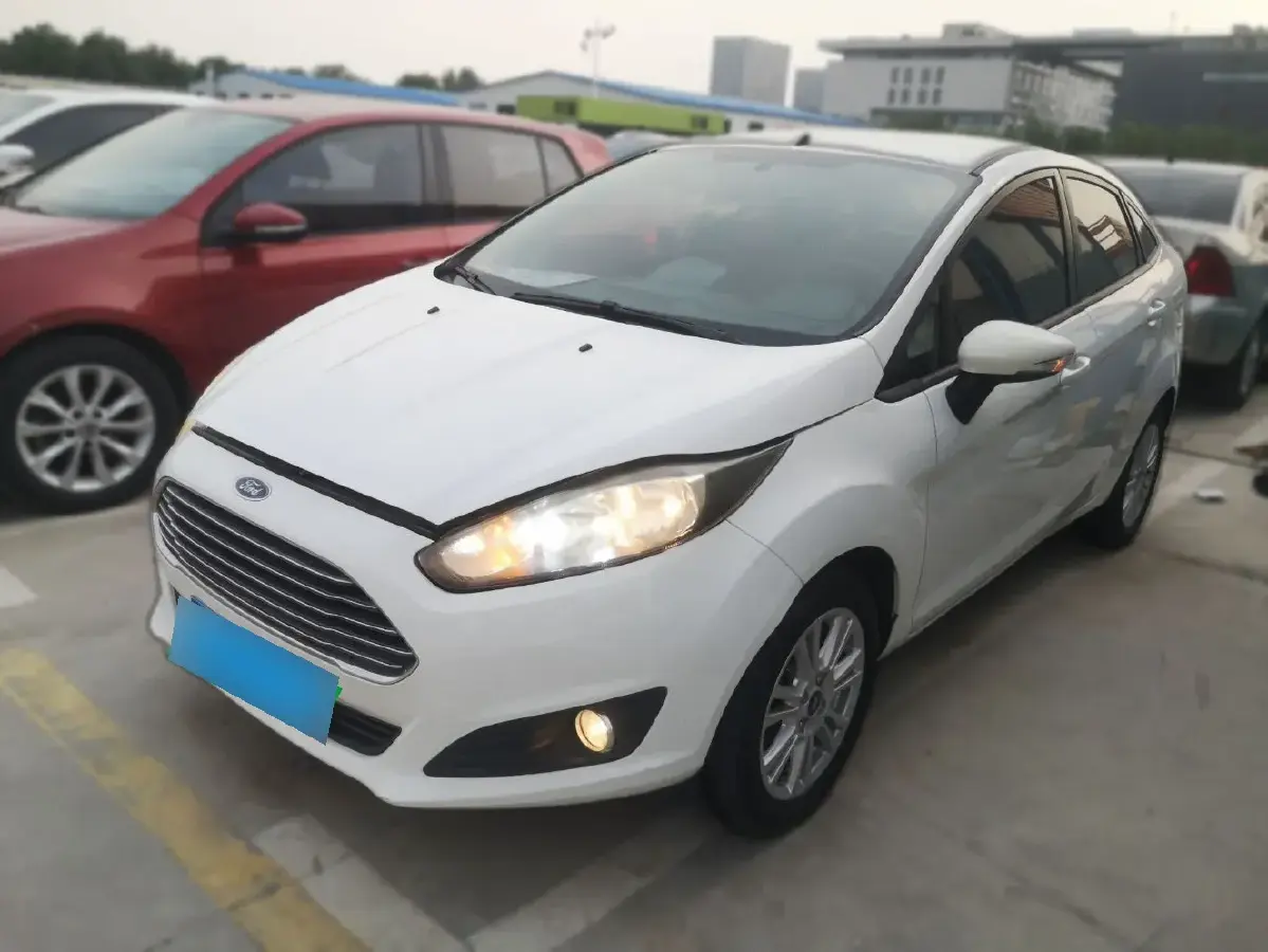2013 Ford Fiesta 1.5L 110HP L4 6DCT