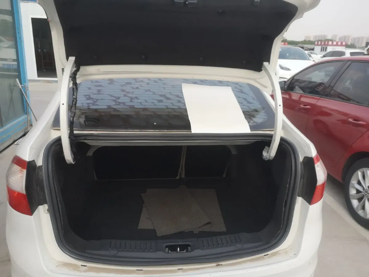 2013 Ford Fiesta 1.5L 110HP L4 6DCT,autocango,china used car exporter,china ev exporter,chinese used car exporter,chinese used ev exporter