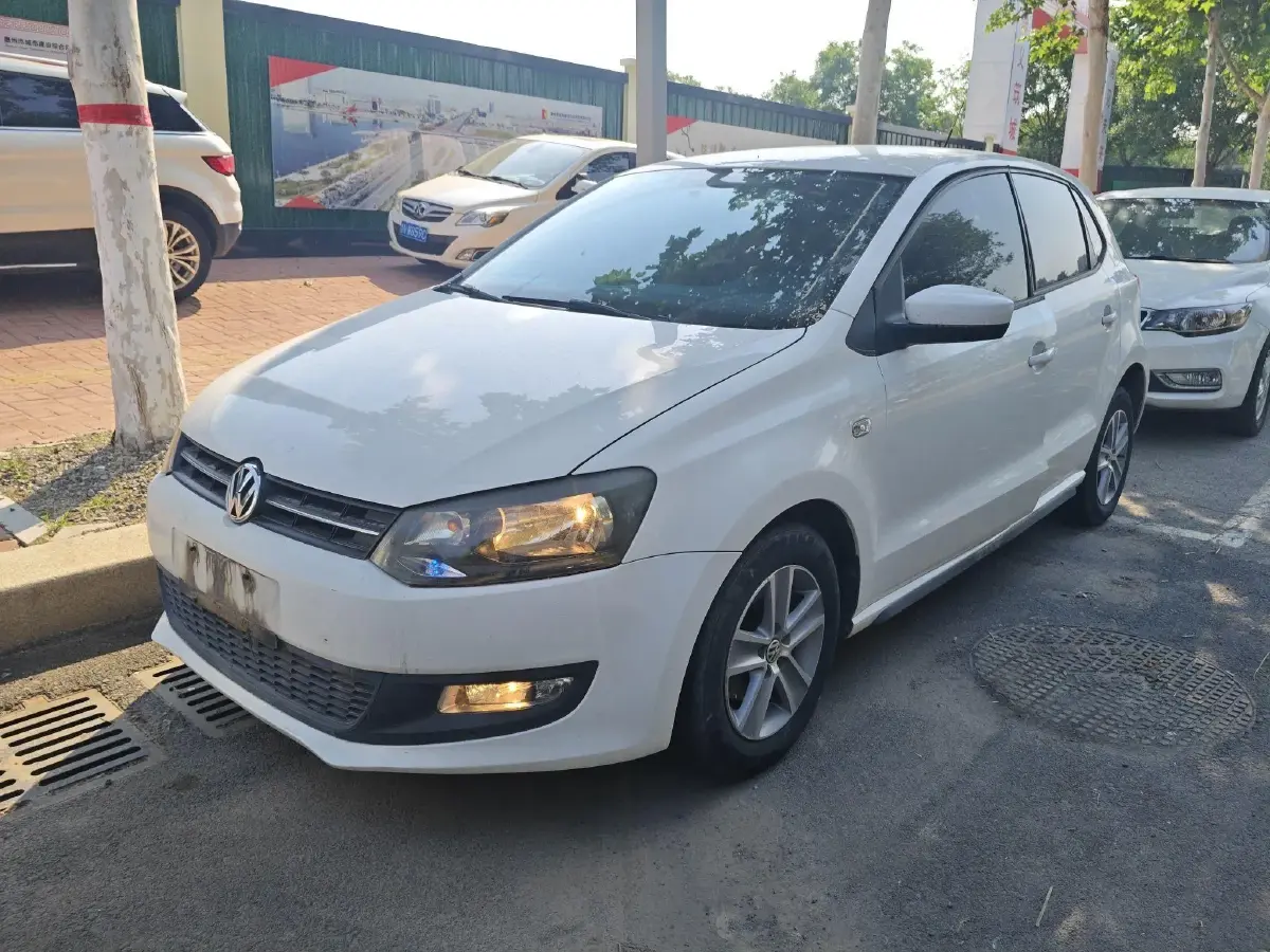2013 Volkswagen Polo 1.4L 86HP L4 5MT