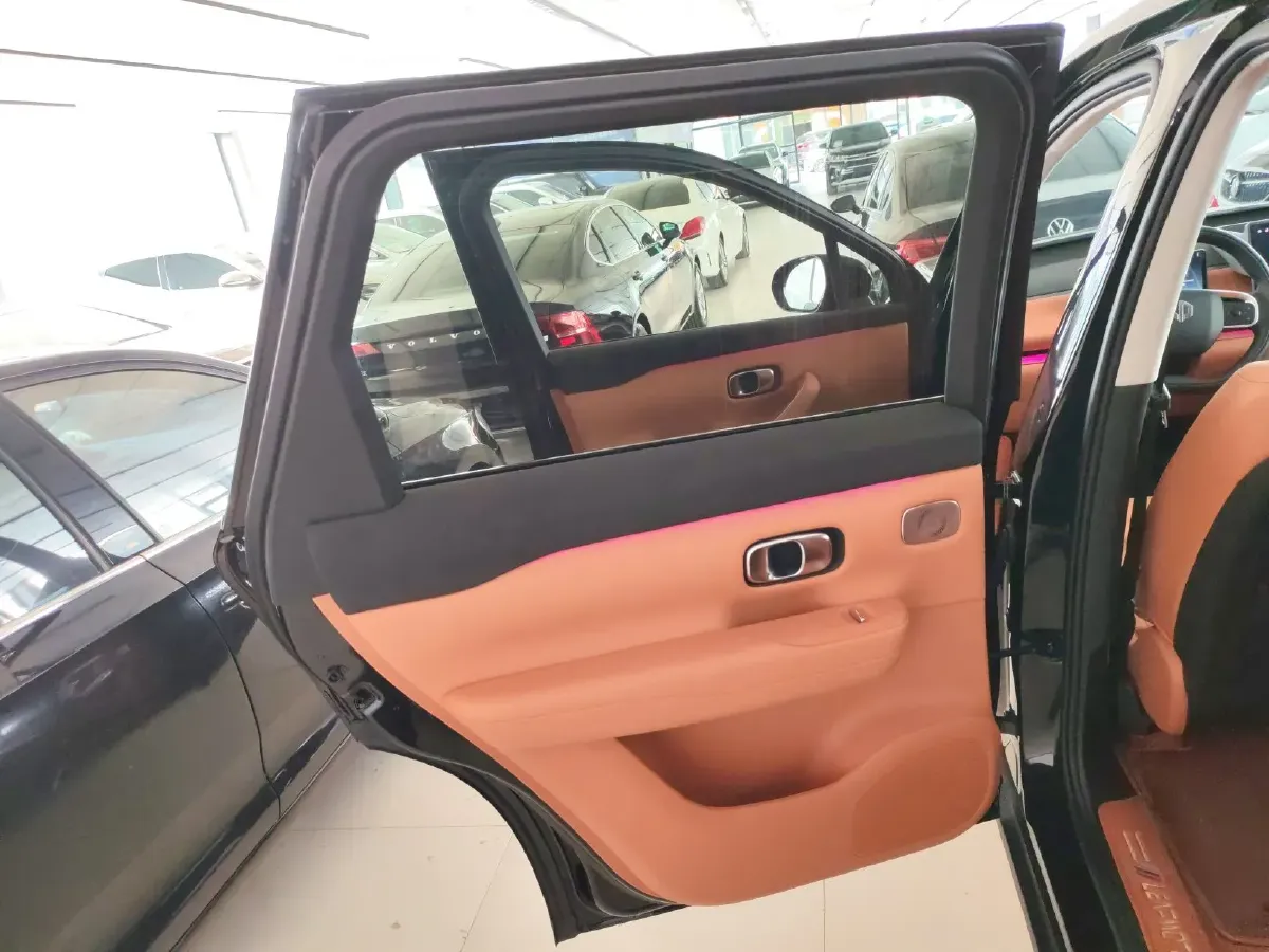 2024 Leapmotor C16 1.5L 95HP L4 REEV 28.4KWH,autocango,china used car exporter,china ev exporter,chinese used car exporter,chinese used ev exporter