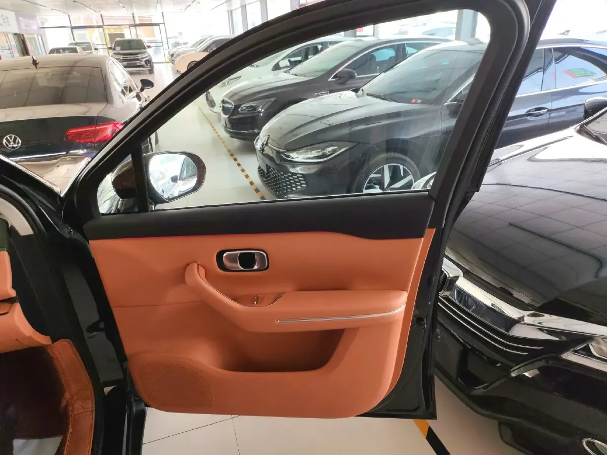 2024 Leapmotor C16 1.5L 95HP L4 REEV 28.4KWH,autocango,china used car exporter,china ev exporter,chinese used car exporter,chinese used ev exporter