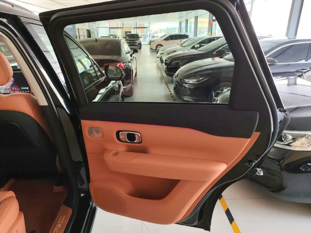 2024 Leapmotor C16 1.5L 95HP L4 REEV 28.4KWH,autocango,china used car exporter,china ev exporter,chinese used car exporter,chinese used ev exporter