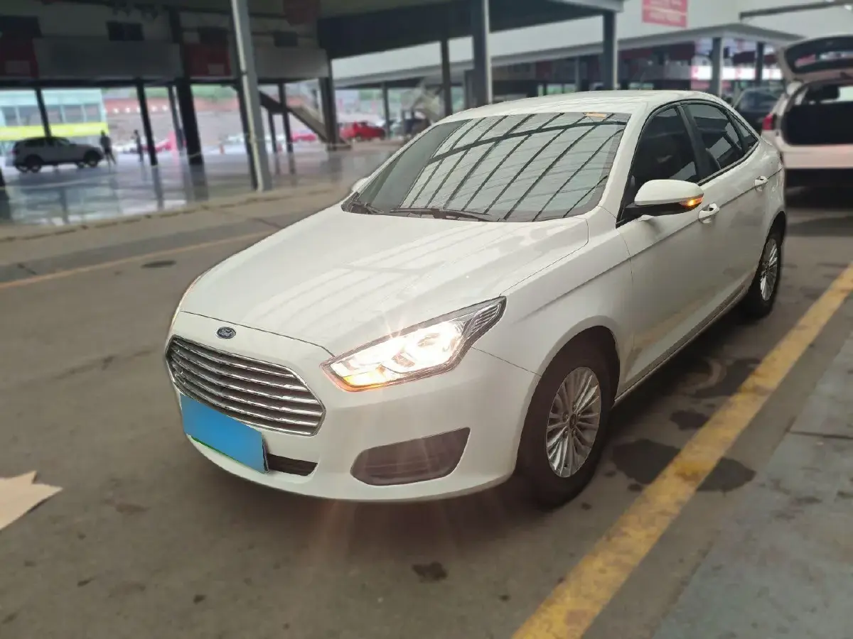 2017 Ford Escort 1.5L 113HP L4 6AT