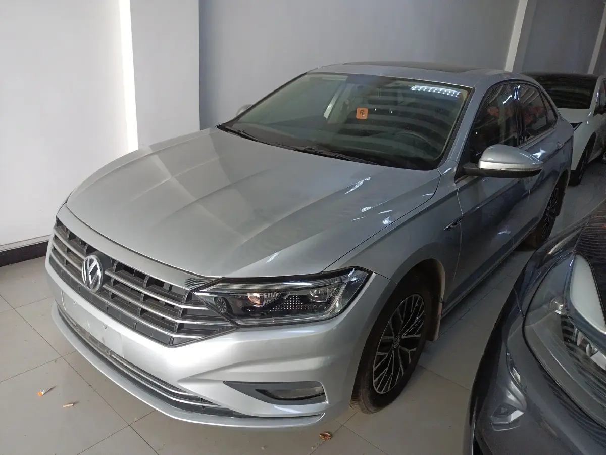 2019 Volkswagen Sagitar 1.2T 116HP L4 7DCT