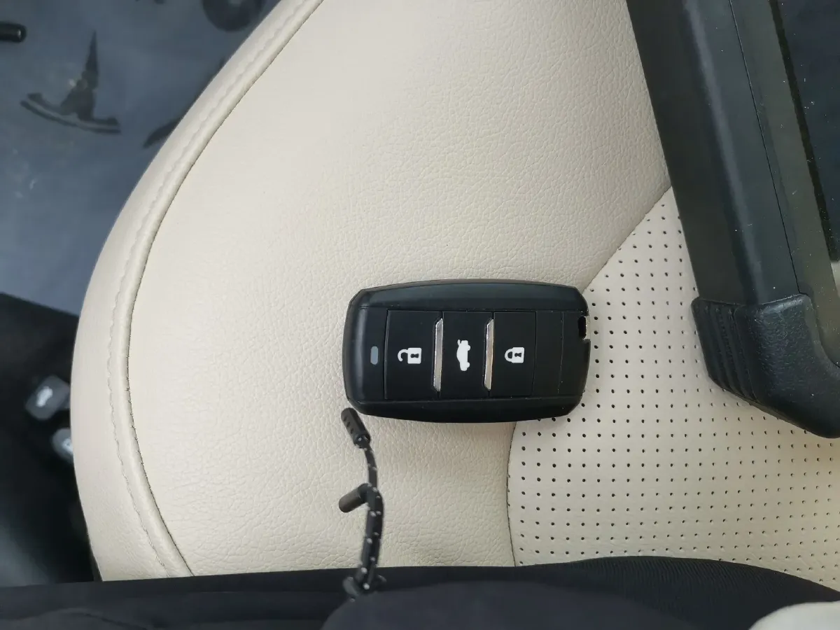 2015 ChangAn Alsvin V7 1.6L 124HP L4 4AT,autocango,china used car exporter,china ev exporter,chinese used car exporter,chinese used ev exporter