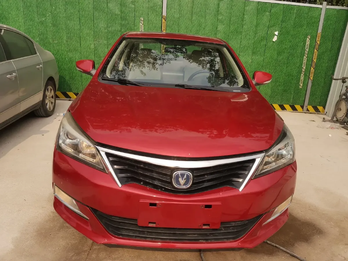 2015 ChangAn Alsvin V7 1.6L 124HP L4 4AT,autocango,china used car exporter,china ev exporter,chinese used car exporter,chinese used ev exporter