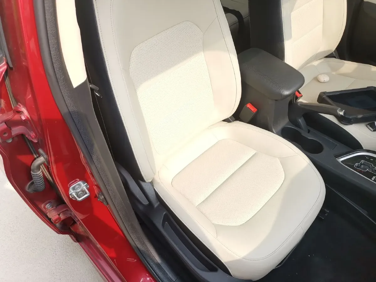 2015 ChangAn Alsvin V7 1.6L 124HP L4 4AT,autocango,china used car exporter,china ev exporter,chinese used car exporter,chinese used ev exporter