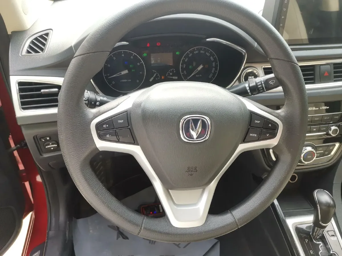 2015 ChangAn Alsvin V7 1.6L 124HP L4 4AT,autocango,china used car exporter,china ev exporter,chinese used car exporter,chinese used ev exporter