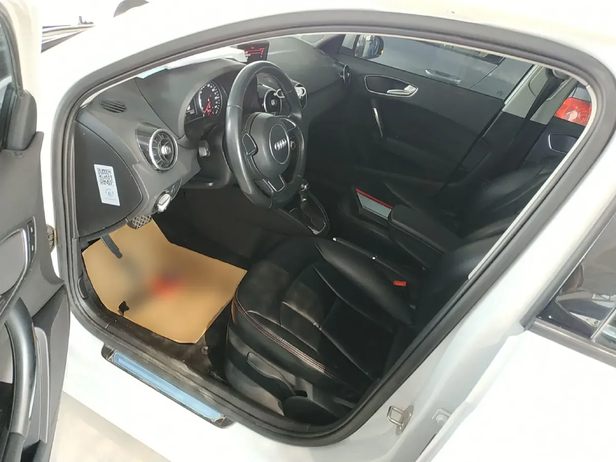 2014 Audi A1 1.4T 122HP L4 7DCT,autocango,china used car exporter,china ev exporter,chinese used car exporter,chinese used ev exporter