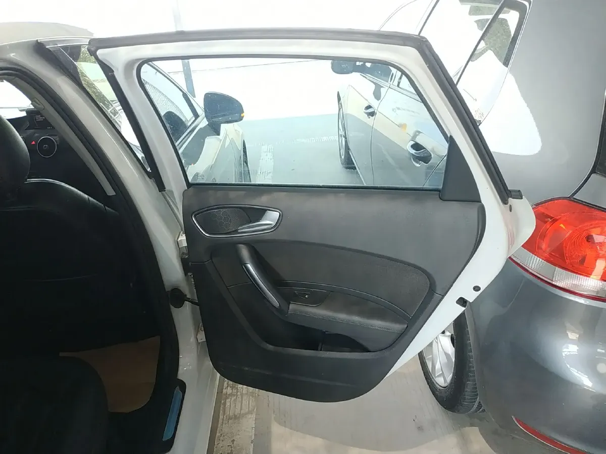 2014 Audi A1 1.4T 122HP L4 7DCT,autocango,china used car exporter,china ev exporter,chinese used car exporter,chinese used ev exporter