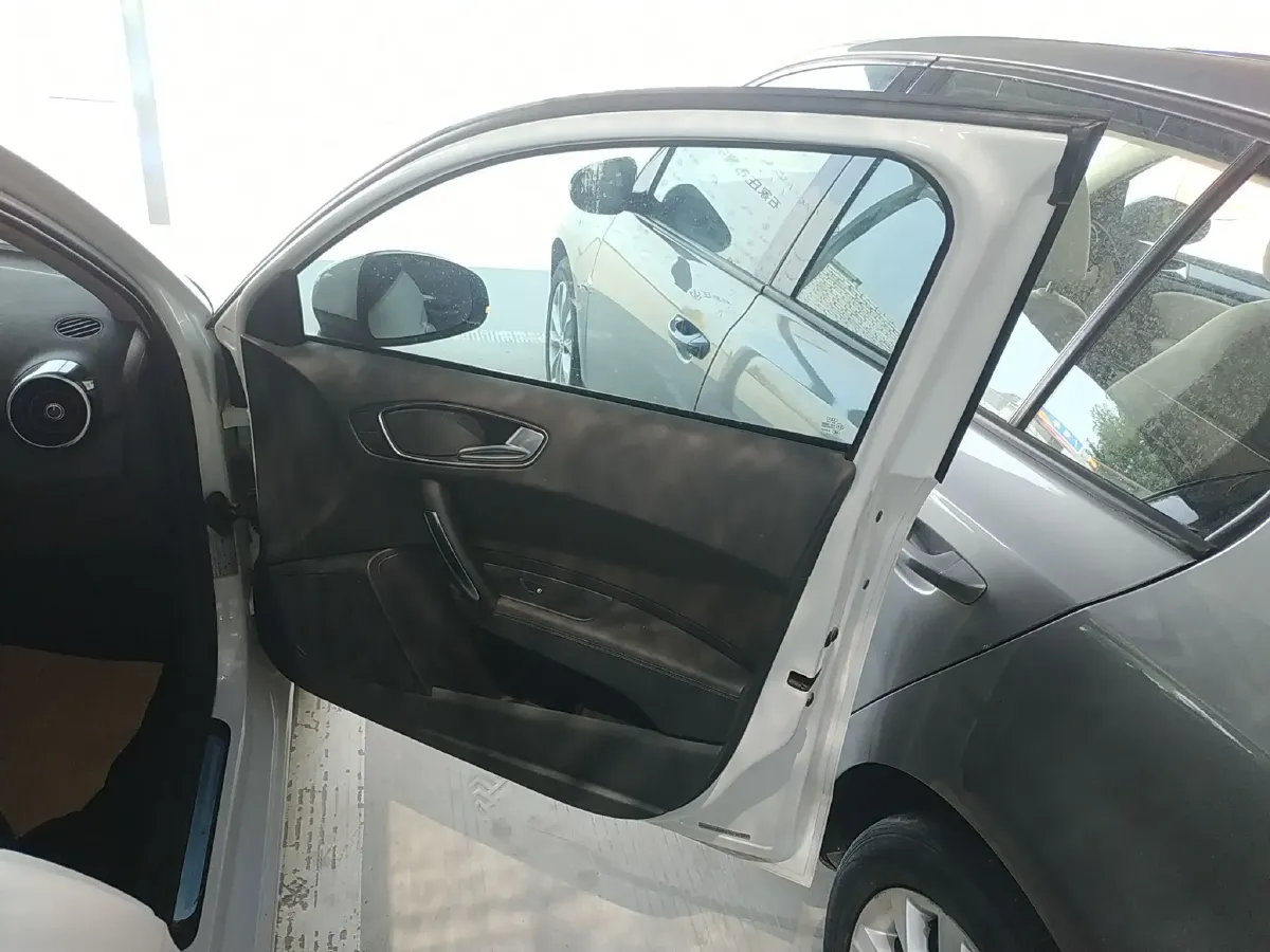 2014 Audi A1 1.4T 122HP L4 7DCT,autocango,china used car exporter,china ev exporter,chinese used car exporter,chinese used ev exporter