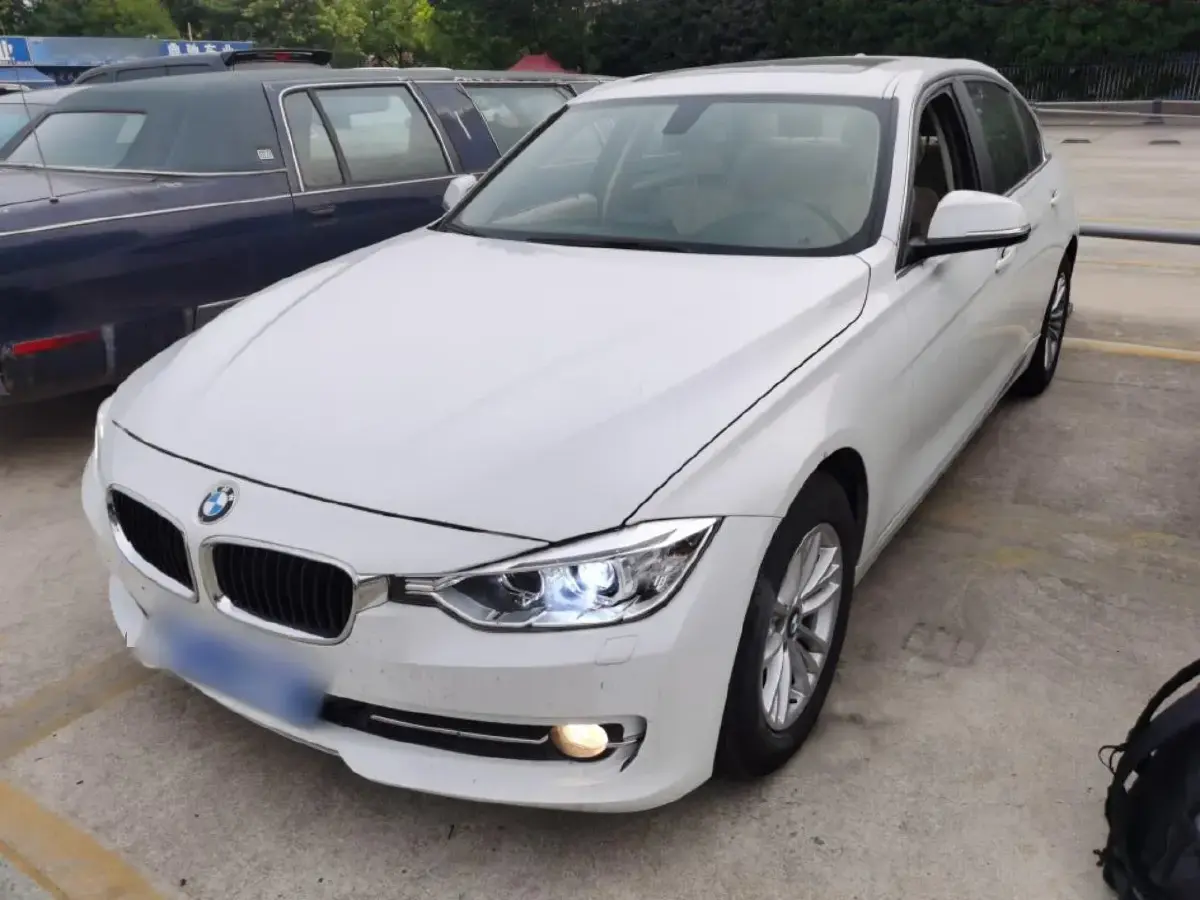 2013 BMW 3 Series 2.0T 184HP L4 8AT