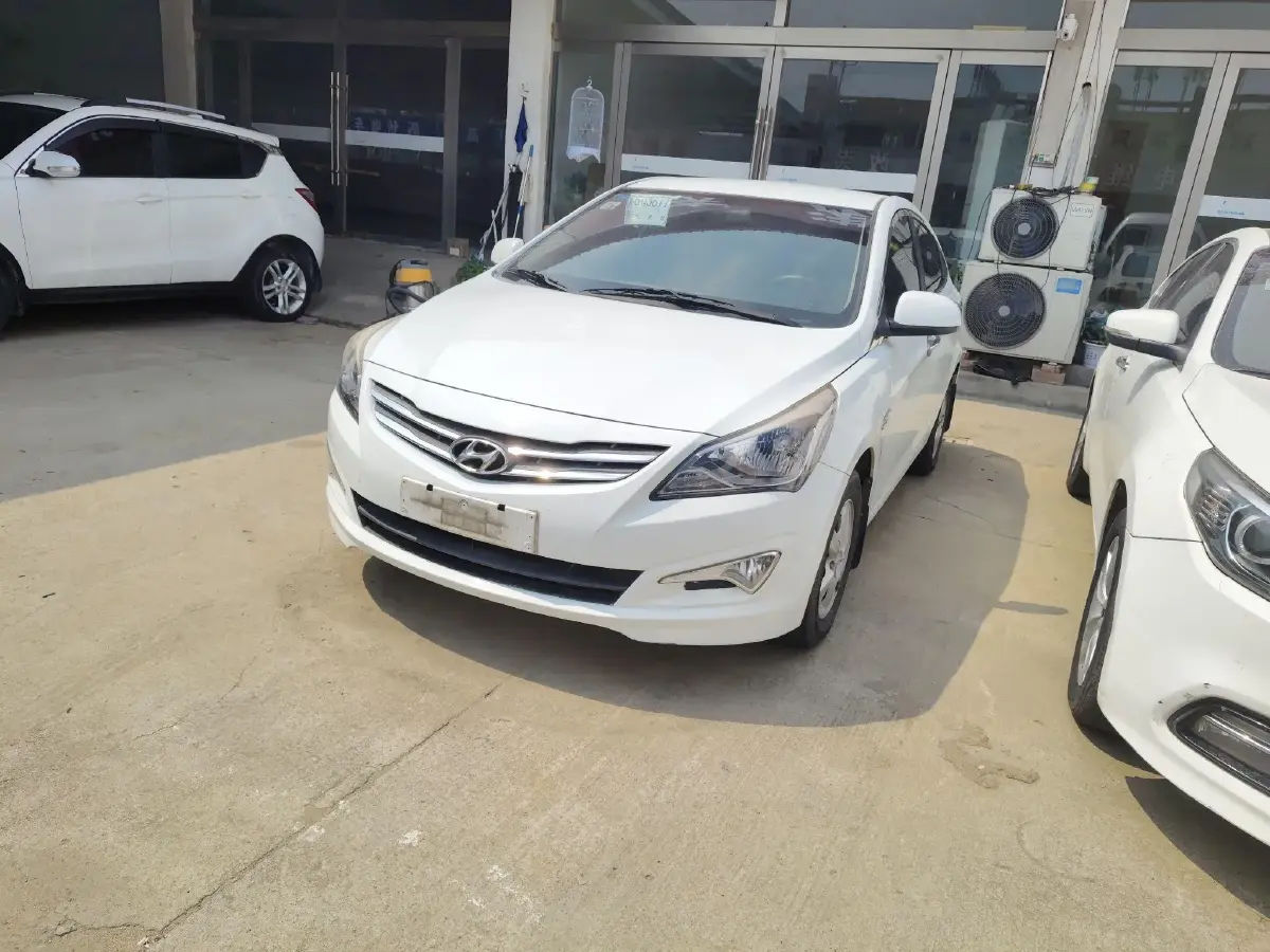 2014 Hyundai Reina 1.4L 107HP L4 5MT
