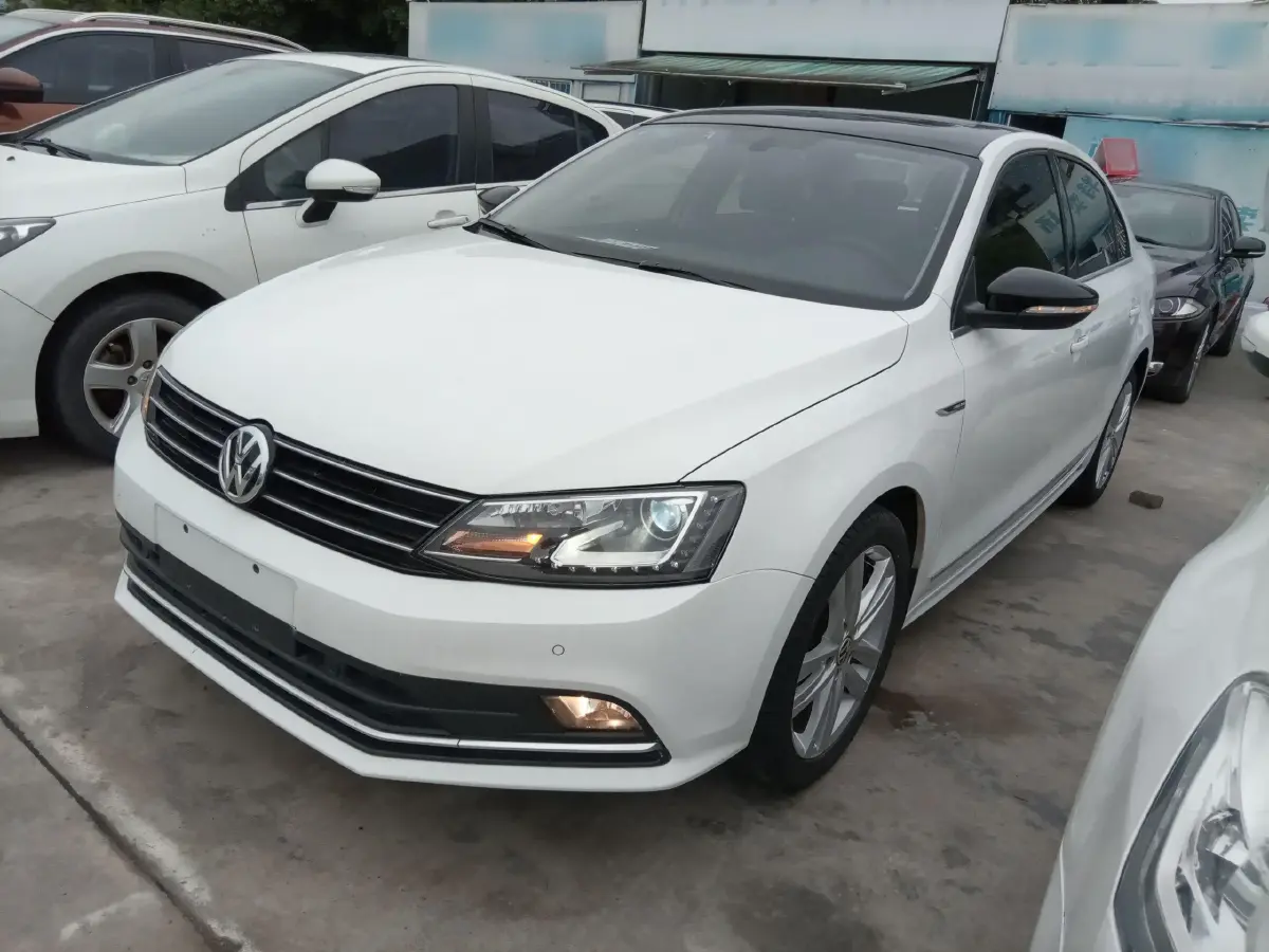 2018 Volkswagen Sagitar 1.4T 150HP L4 7DCT
