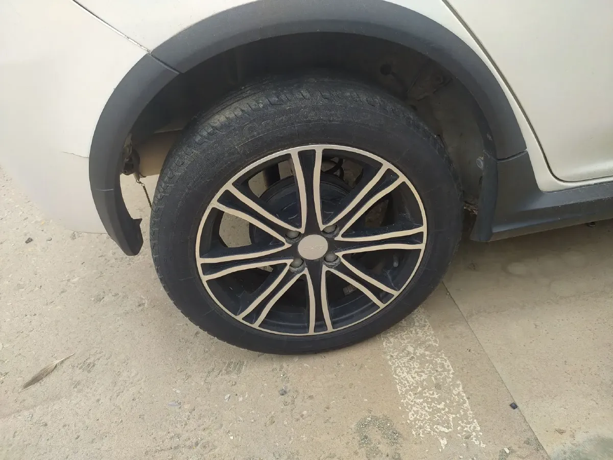 2014 Geely KingKong 1.5L 102HP L4 5MT,autocango,china used car exporter,china ev exporter,chinese used car exporter,chinese used ev exporter