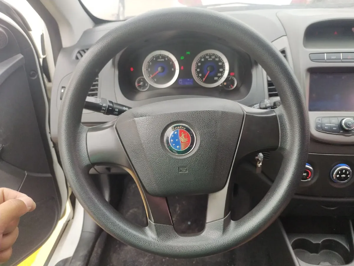 2014 Geely KingKong 1.5L 102HP L4 5MT,autocango,china used car exporter,china ev exporter,chinese used car exporter,chinese used ev exporter