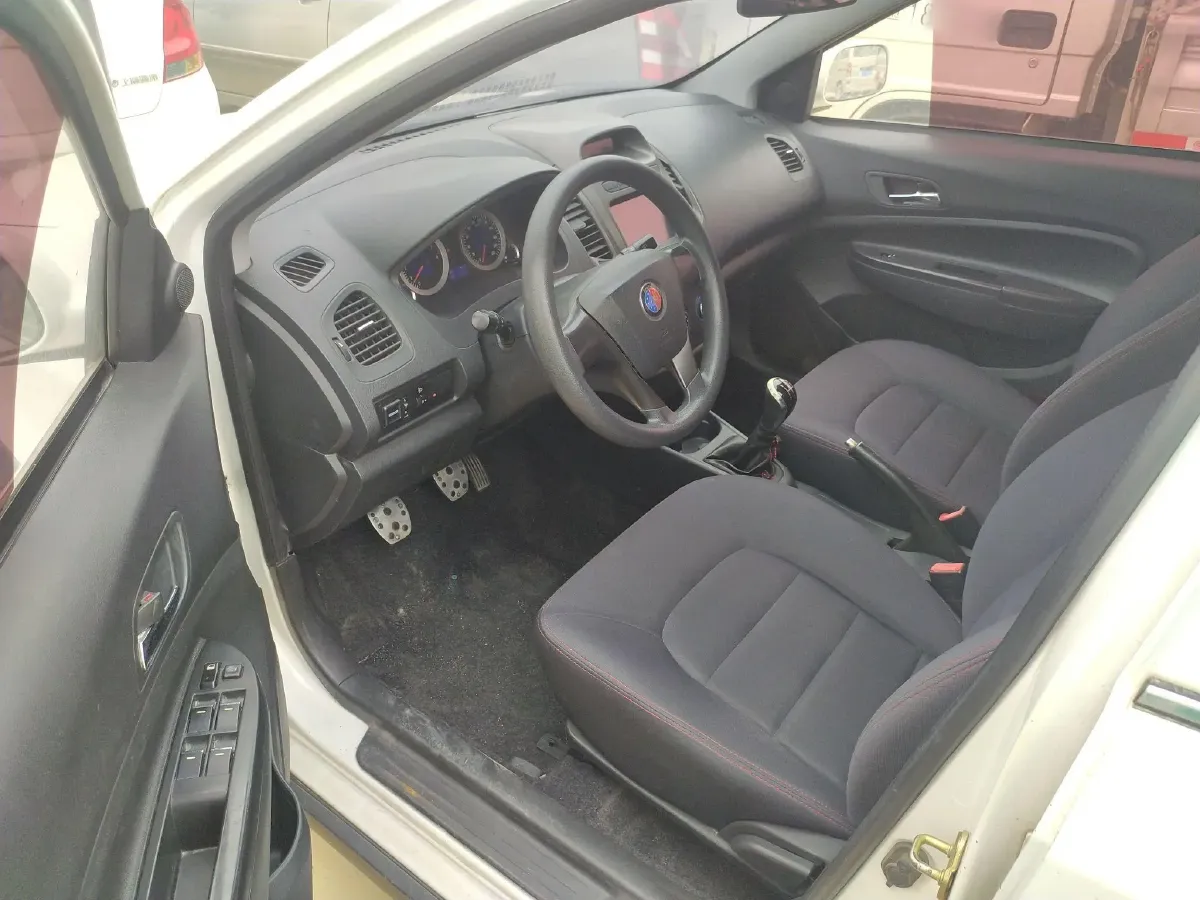 2014 Geely KingKong 1.5L 102HP L4 5MT,autocango,china used car exporter,china ev exporter,chinese used car exporter,chinese used ev exporter