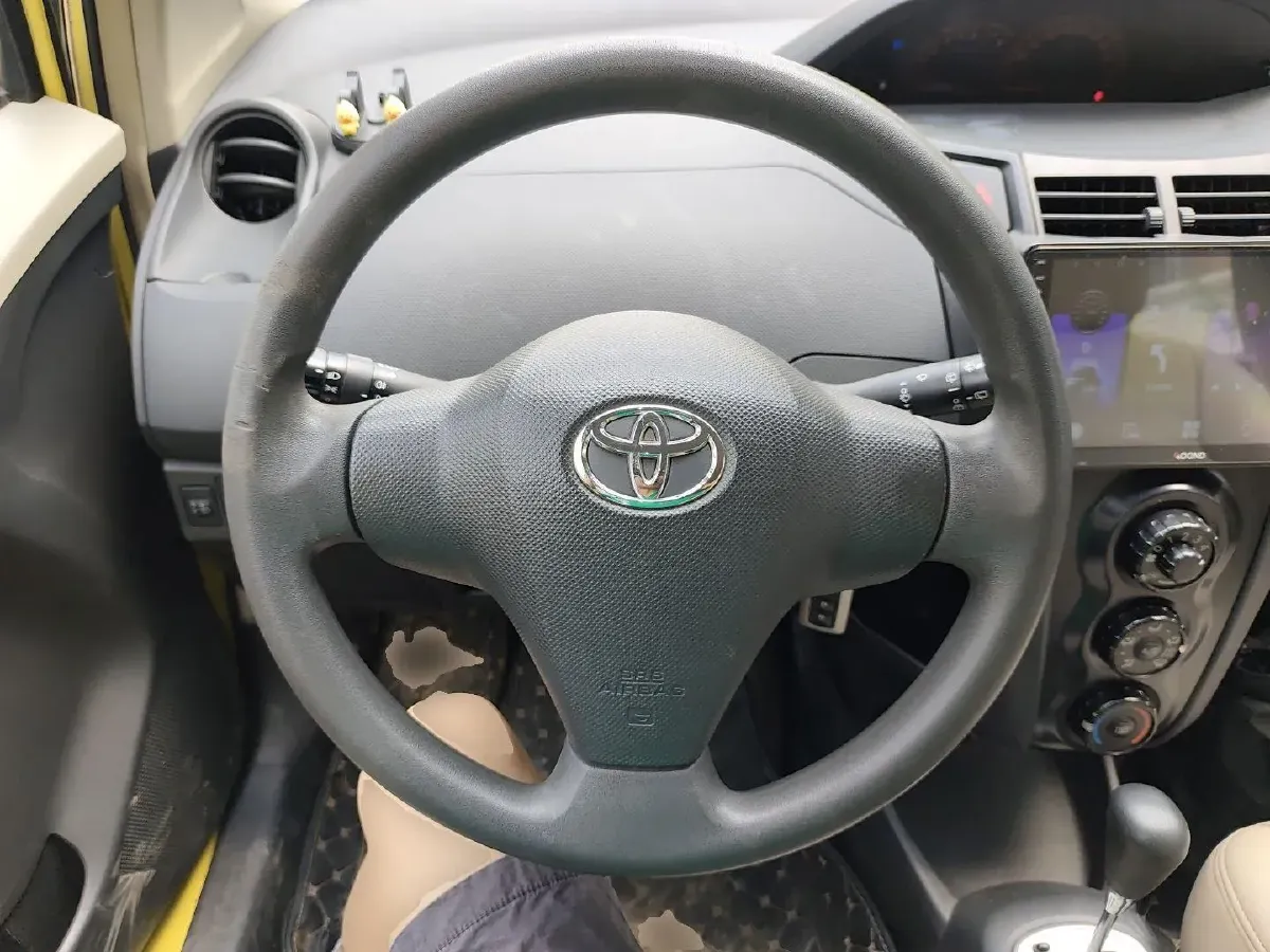 2011 Toyota Yaris 1.6L 118HP L4 4AT,autocango,china used car exporter,china ev exporter,chinese used car exporter,chinese used ev exporter