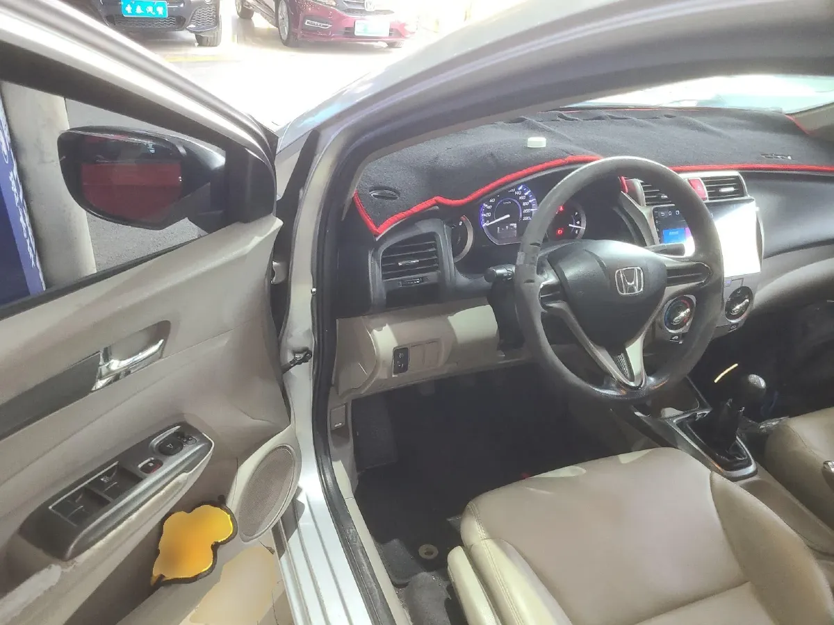 2012 Honda City Classic 1.5L 120HP L4 5MT,autocango,china used car exporter,china ev exporter,chinese used car exporter,chinese used ev exporter
