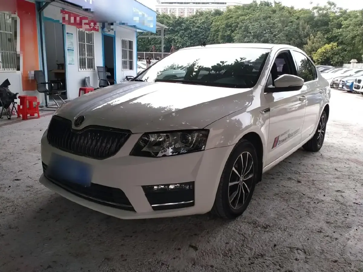 2017 Skoda Octavia 1.6L 110HP L4 6AT