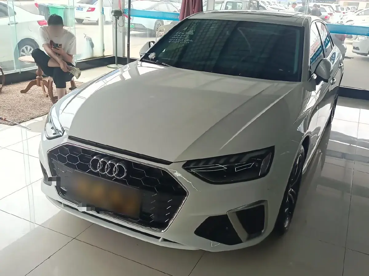 2023 Audi A4L 2.0T 190HP L4 7DCT