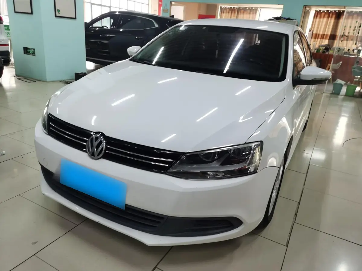 2012 Volkswagen Sagitar 1.6L 105HP L4 6AT