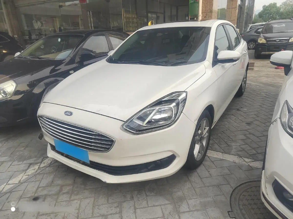 2019 Ford Escort 1.5L 122HP L3 6AT