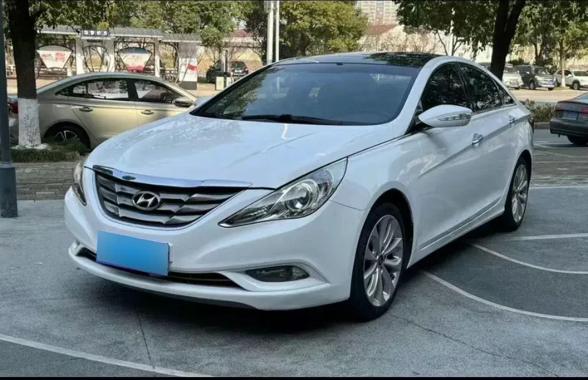 2014 Hyundai Sonata 2.4L 180HP L4 6AT