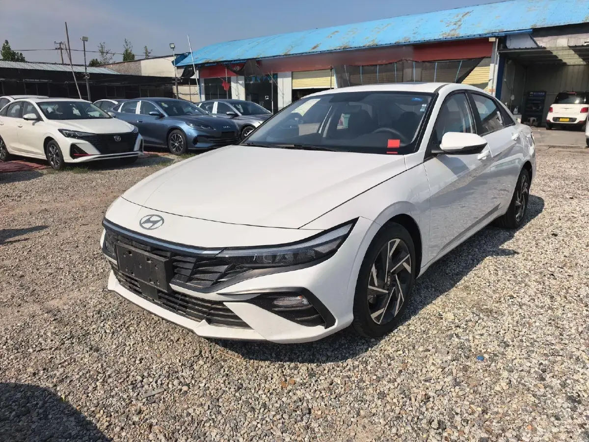 2023 Hyundai Elantra 1.5L 115HP L4 CVT