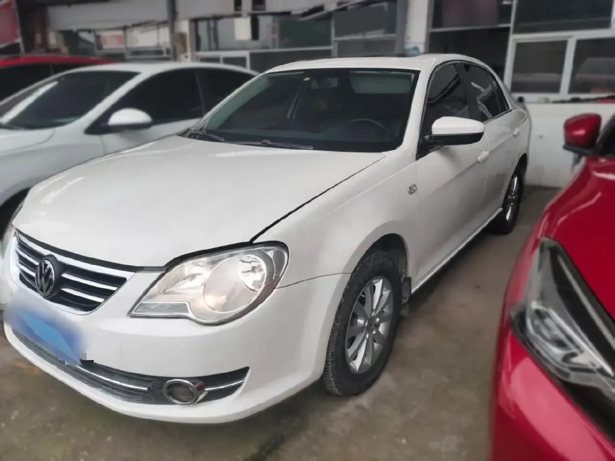 2012 Volkswagen Bora 1.6L 105HP L4 6AT