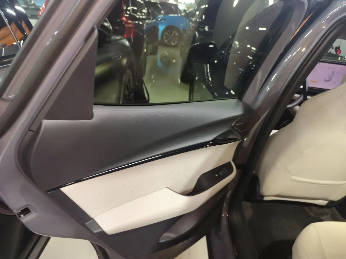 2024 Volkswagen ID.UNYX 06 BEV 82.4KWH,autocango,china used car exporter,china ev exporter,chinese used car exporter,chinese used ev exporter