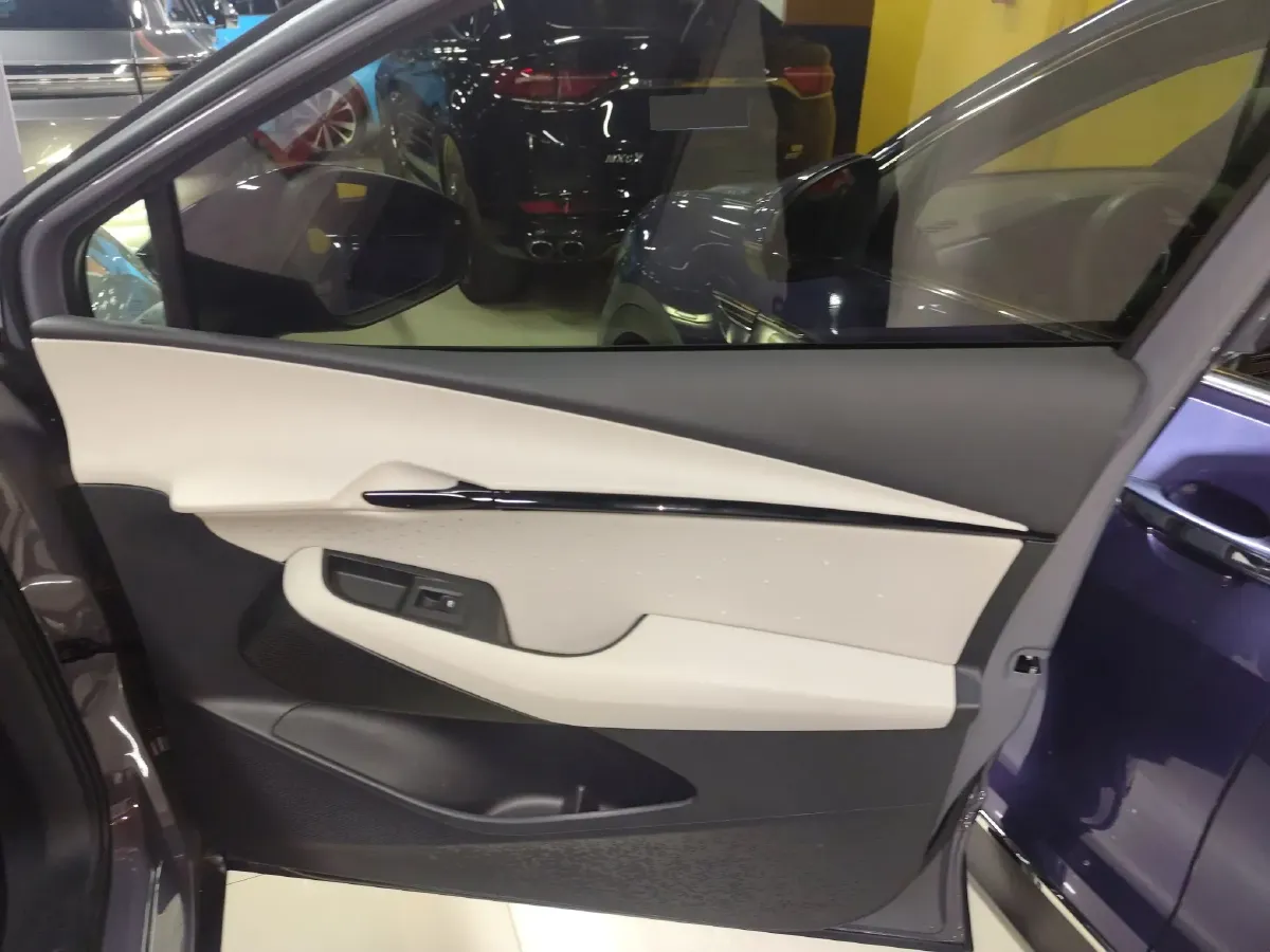 2024 Volkswagen ID.UNYX 06 BEV 82.4KWH,autocango,china used car exporter,china ev exporter,chinese used car exporter,chinese used ev exporter