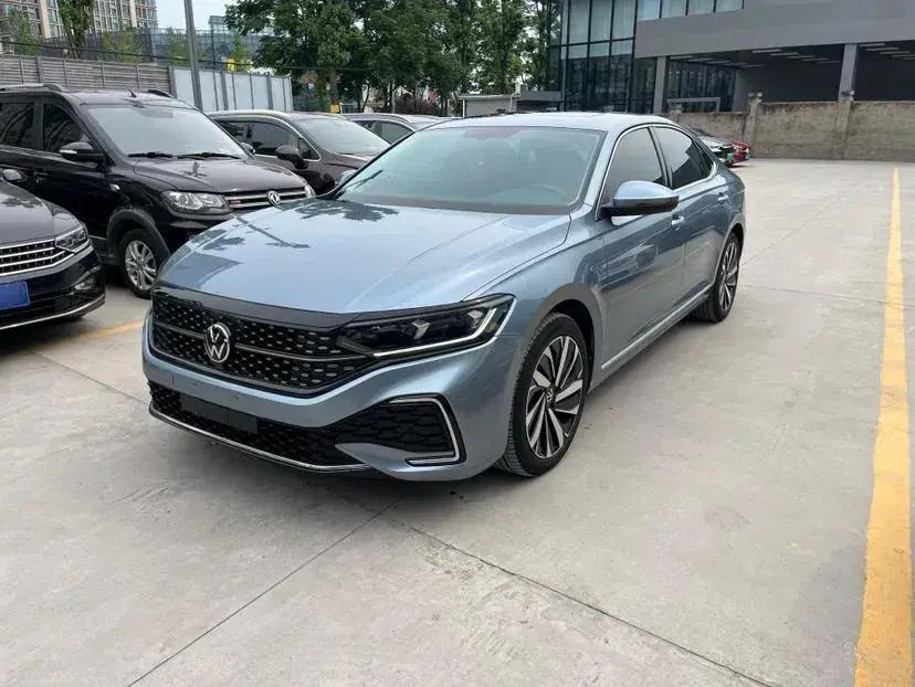 2022 Volkswagen Passat 2.0T 186HP L4 7DCT