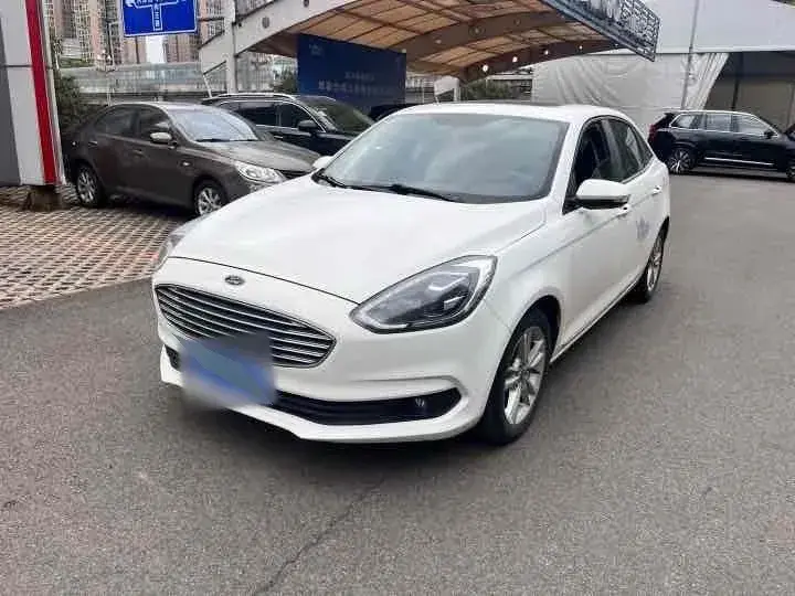 2019 Ford Escort 1.5L 122HP L3 6AT