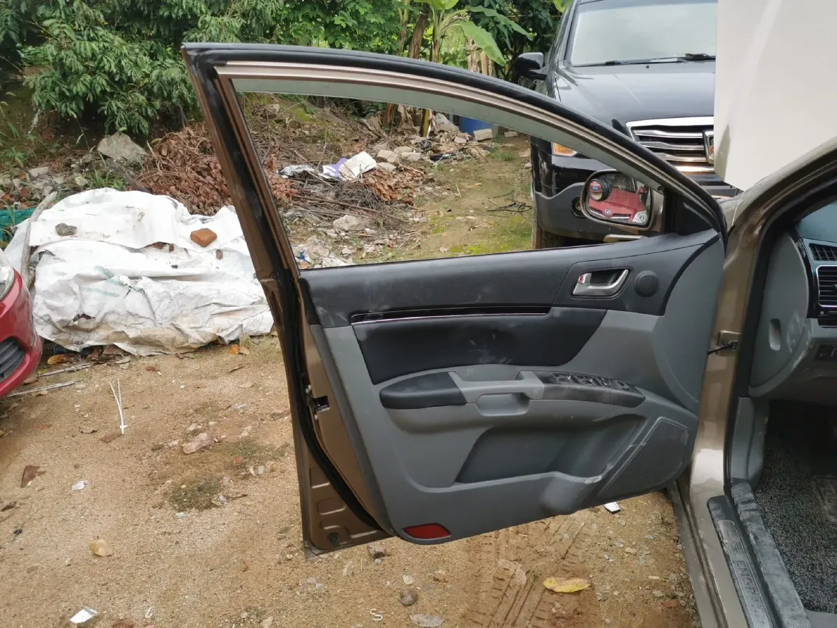 2013 Geely Emgrand Classic 1.5L 109HP L4 5MT,autocango,china used car exporter,china ev exporter,chinese used car exporter,chinese used ev exporter