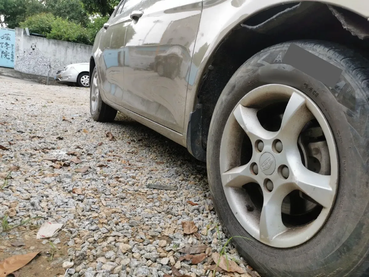 2013 Geely Emgrand Classic 1.5L 109HP L4 5MT,autocango,china used car exporter,china ev exporter,chinese used car exporter,chinese used ev exporter