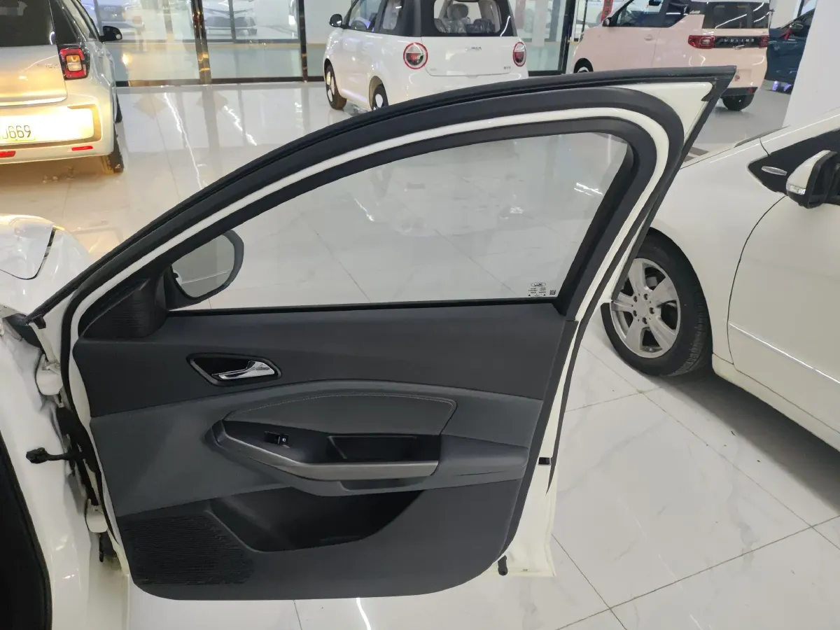 2017 Ford Escort 1.5L 113HP L4 6AT,autocango,china used car exporter,china ev exporter,chinese used car exporter,chinese used ev exporter