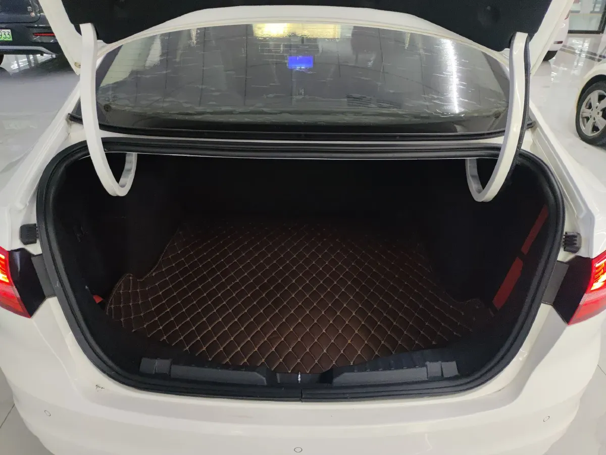 2017 Ford Escort 1.5L 113HP L4 6AT,autocango,china used car exporter,china ev exporter,chinese used car exporter,chinese used ev exporter